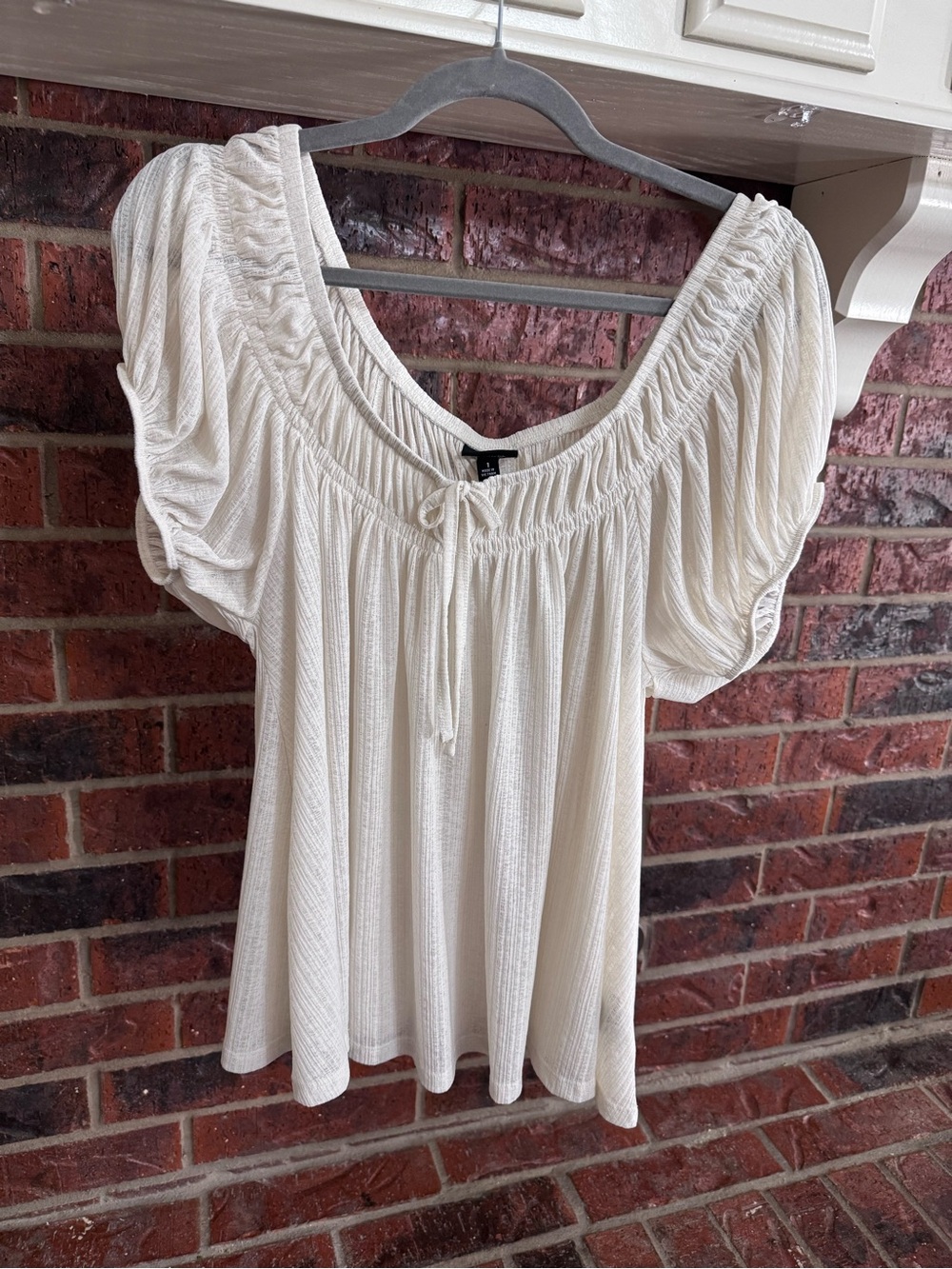 NWOT torrid Cream Peasant Scoop-Neck Blouse with Tie Sz 1 (16/18)